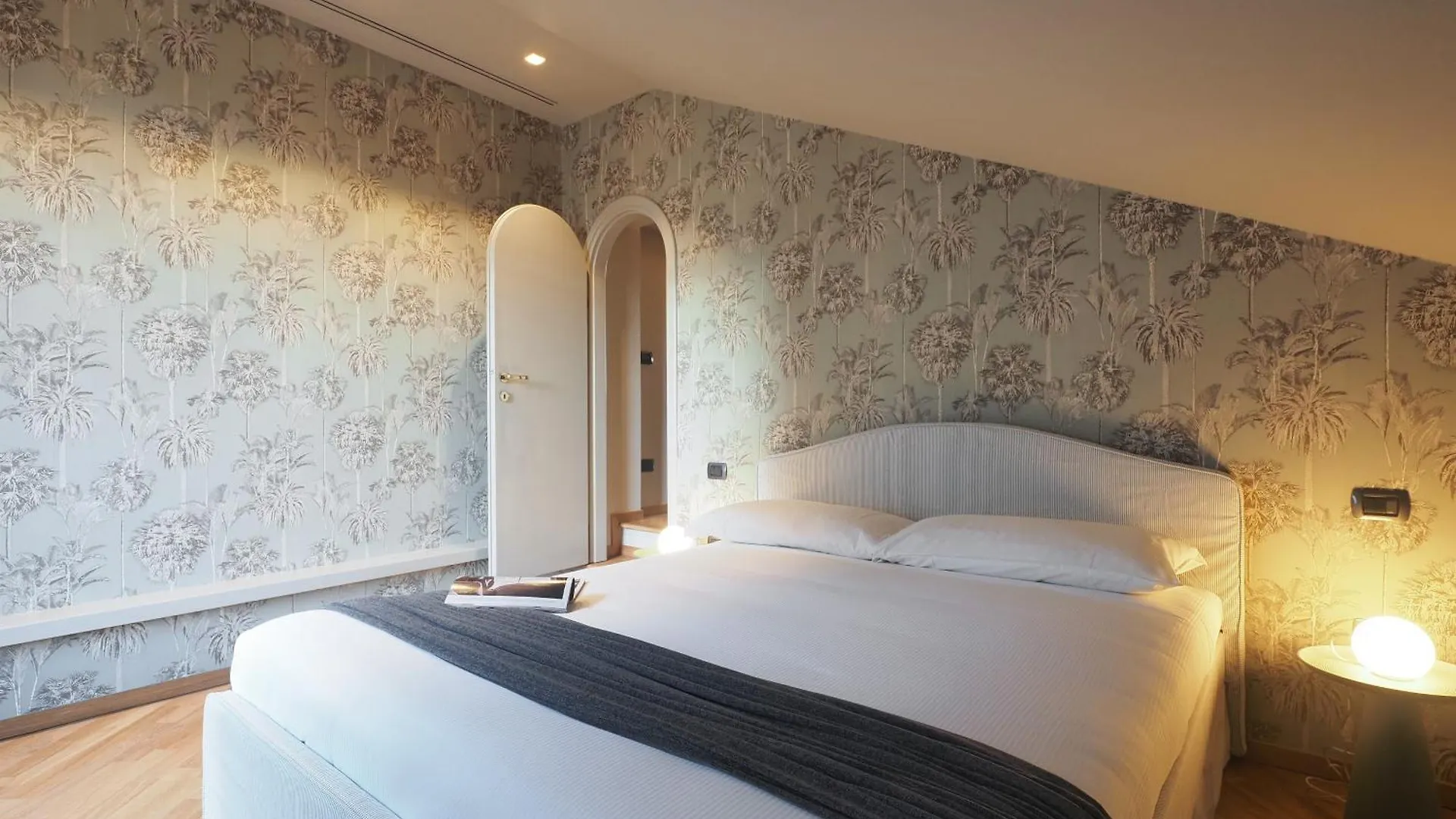 Splendido Attico Con 2 Terrazzi In Brera Apartment Milan