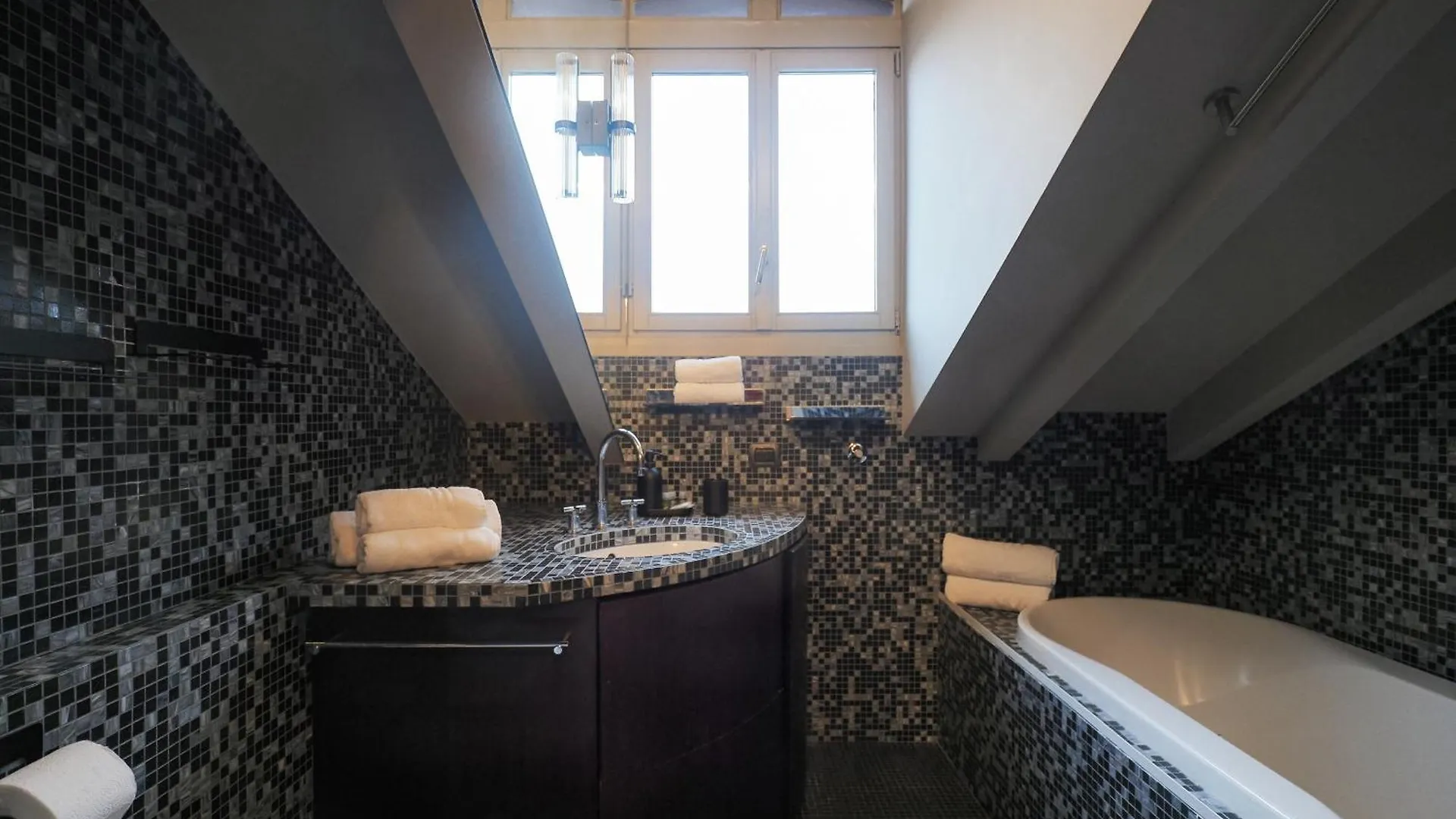 Splendido Attico Con 2 Terrazzi In Brera Apartment Milan